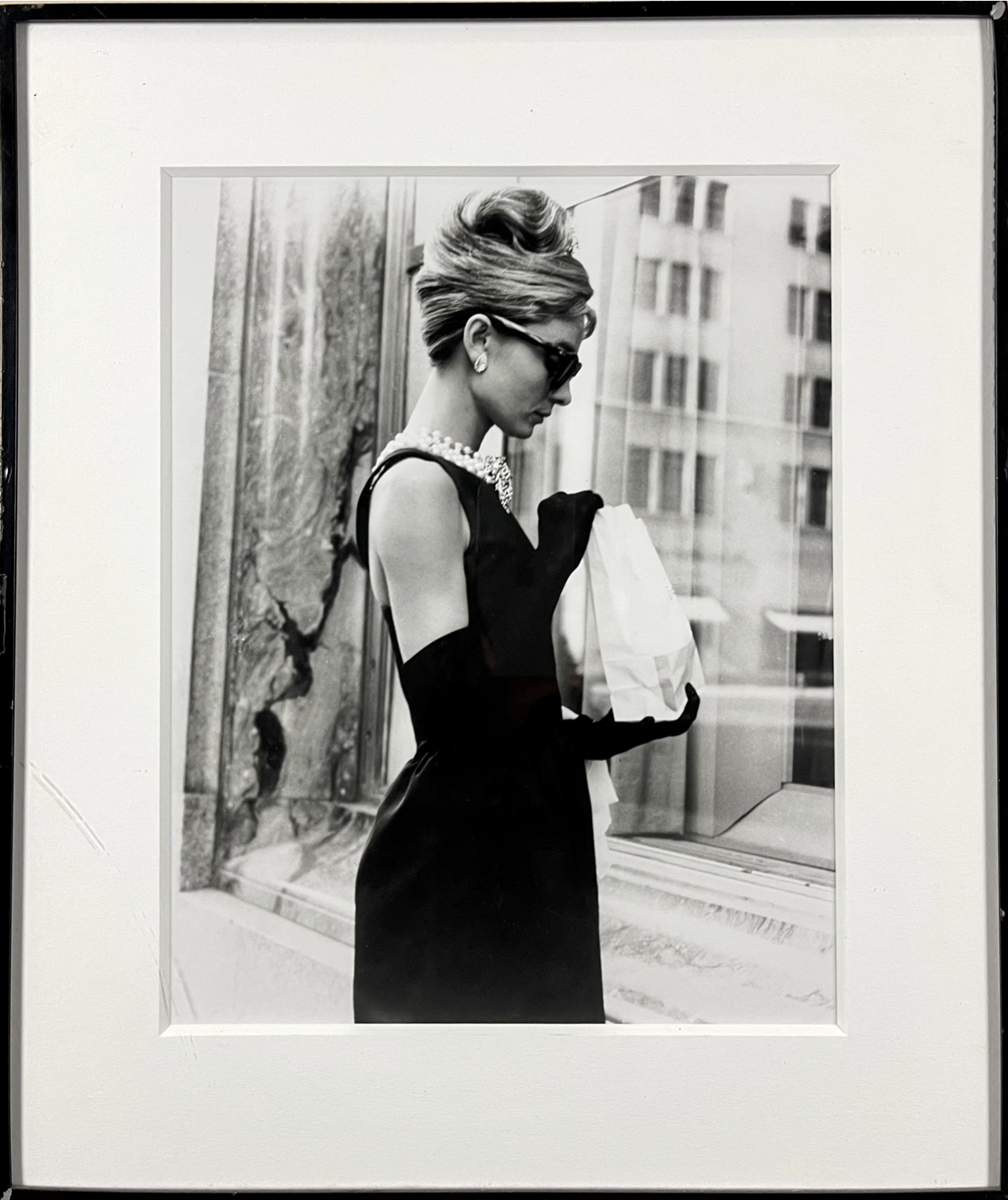 Audrey Hepburn - Lunch on 5th Avenue during Breakfast at Tiffany's ...